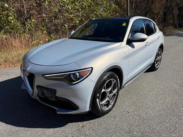 2022 Alfa Romeo Stelvio Ti AWD 2022 Alfa Romeo Stelvio Ti AWD