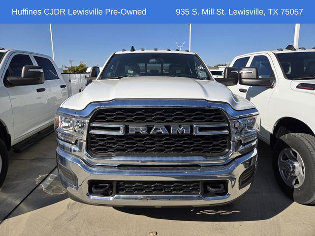 2023 RAM 3500 Tradesman Crew Cab 4x4 8 Box
