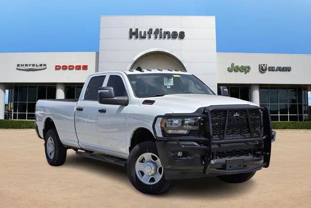 2023 RAM 3500 Tradesman Crew Cab 4x4 8 Box