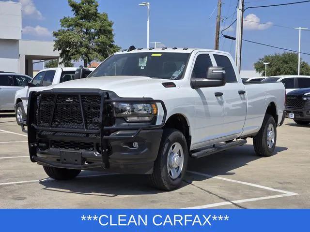2023 RAM 3500 Tradesman Crew Cab 4x4 8 Box