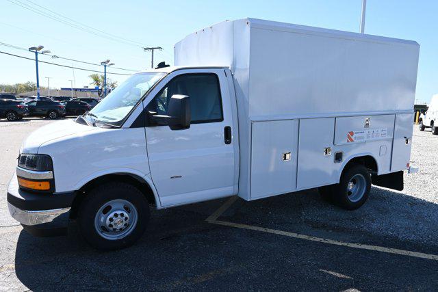 2025 Chevrolet Express Cutaway Work Van