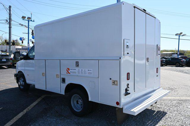 2025 Chevrolet Express Cutaway Work Van