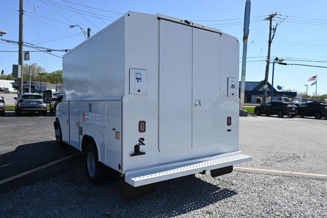 2025 Chevrolet Express Cutaway Work Van