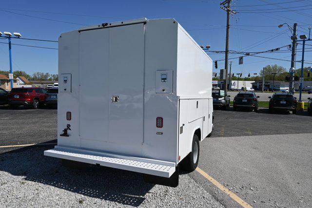 2025 Chevrolet Express Cutaway Work Van