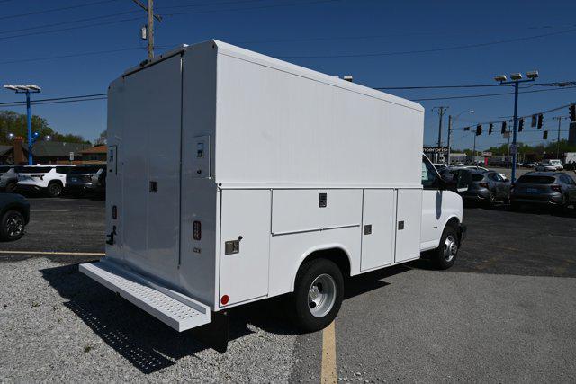 2025 Chevrolet Express Cutaway Work Van