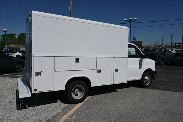 2025 Chevrolet Express Cutaway Work Van