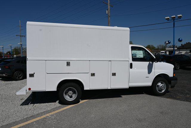 2025 Chevrolet Express Cutaway Work Van