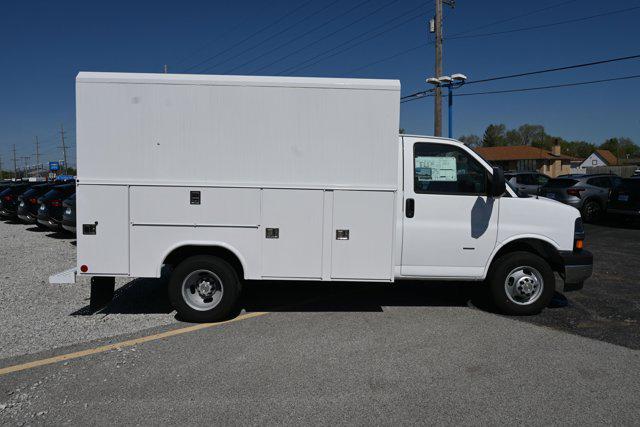 2025 Chevrolet Express Cutaway Work Van