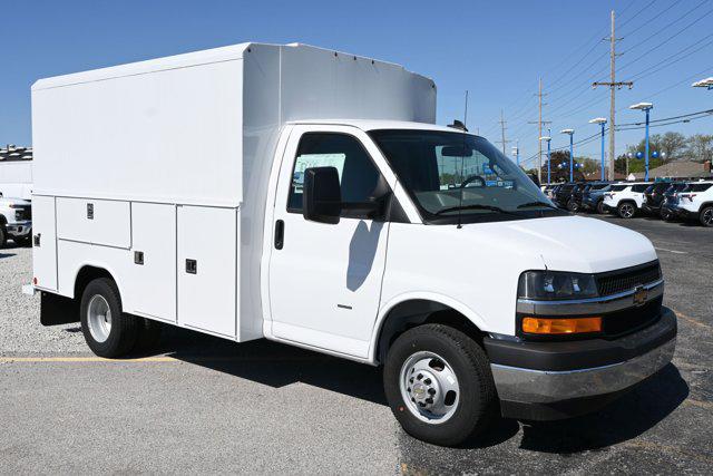 2025 Chevrolet Express Cutaway Work Van