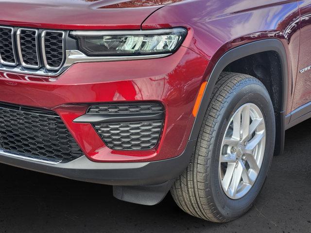 2025 Jeep Grand Cherokee Laredo X 4x4