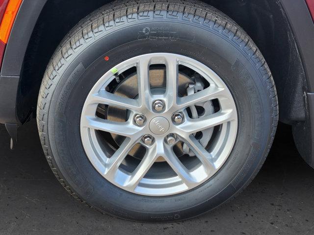 2025 Jeep Grand Cherokee Laredo X 4x4