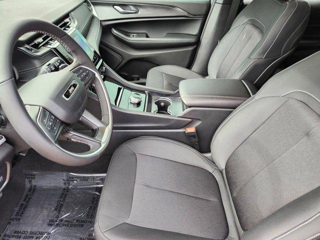 2025 Jeep Grand Cherokee Laredo X 4x4