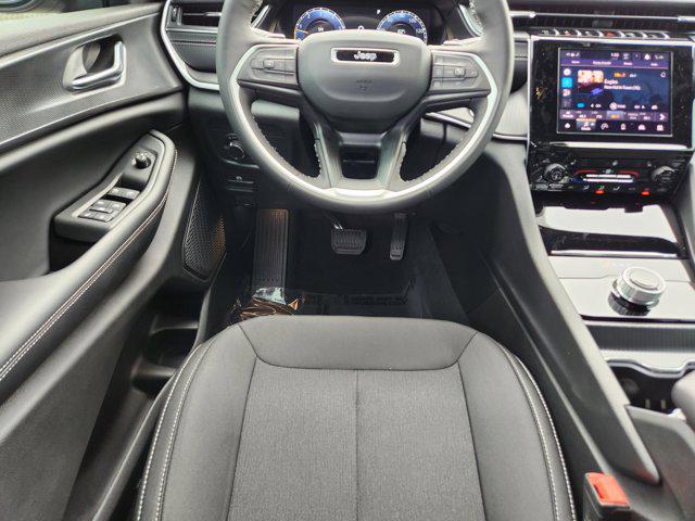 2025 Jeep Grand Cherokee Laredo X 4x4