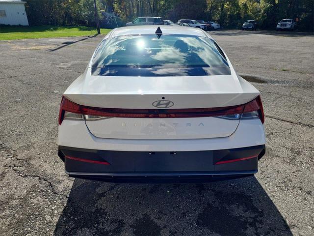 2025 Hyundai Elantra SEL Convenience