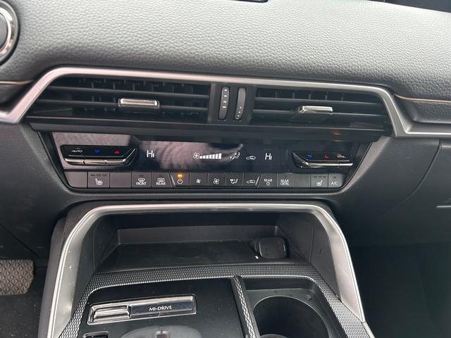 2025 Mazda CX-70 Premium Package