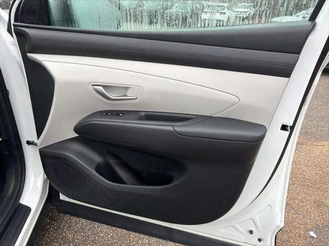 2026 Hyundai Tucson Hybrid Blue SE