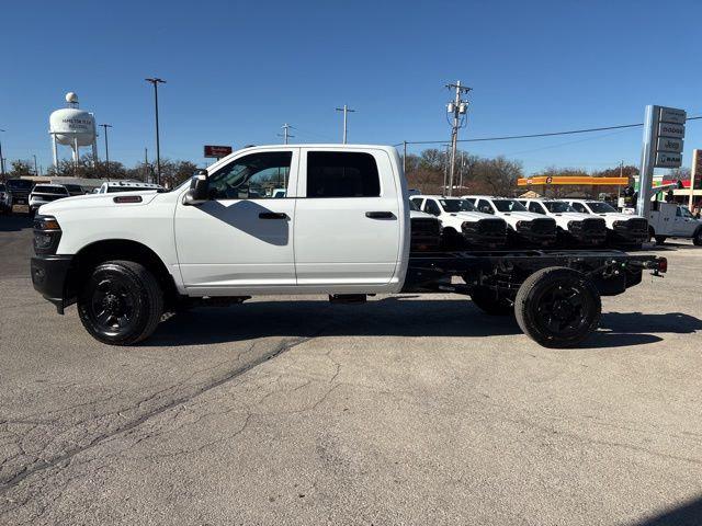 2026 RAM Ram 3500 Chassis Cab RAM 3500 TRADESMAN CREW CAB CHASSIS 4X4 60 CA