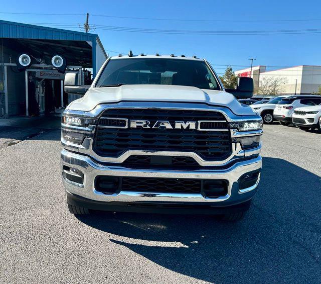 2026 RAM Ram 2500 RAM 2500 TRADESMAN CREW CAB 4X4 64 BOX