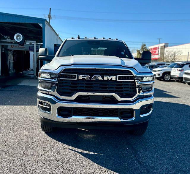 2026 RAM Ram 2500 RAM 2500 TRADESMAN CREW CAB 4X4 64 BOX