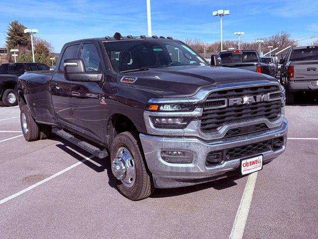 2026 RAM Ram 3500 RAM 3500 TRADESMAN CREW CAB 4X4 8 BOX