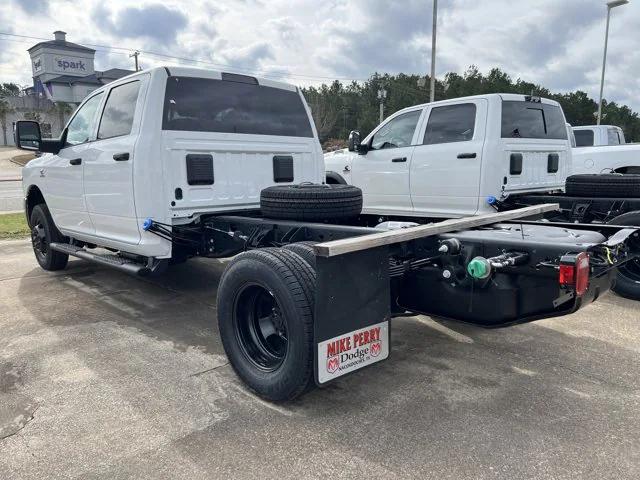 2026 RAM Ram 3500 Chassis Cab RAM 3500 TRADESMAN CREW CAB CHASSIS 4X4 60 CA