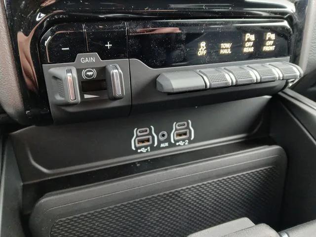 2026 Ram 2500 Big Horn Crew Cab 4x4 6'4" Box