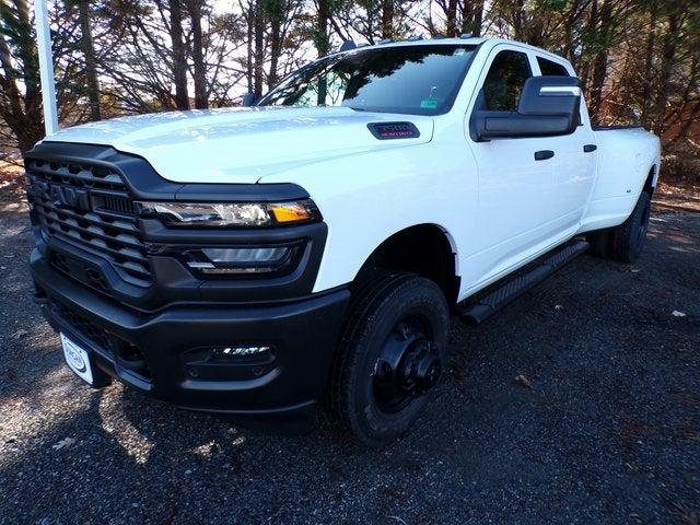 2026 RAM Ram 3500 RAM 3500 TRADESMAN CREW CAB 4X4 8 BOX