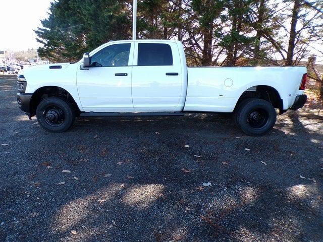 2026 RAM Ram 3500 RAM 3500 TRADESMAN CREW CAB 4X4 8 BOX