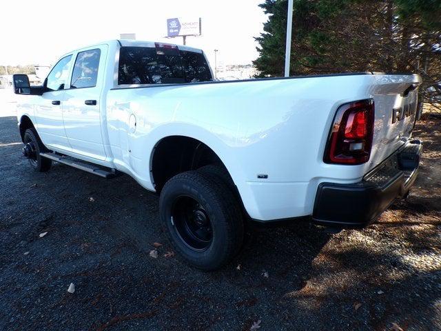 2026 RAM Ram 3500 RAM 3500 TRADESMAN CREW CAB 4X4 8 BOX
