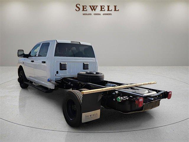 2026 RAM Ram 3500 Chassis Cab RAM 3500 TRADESMAN CREW CAB CHASSIS 4X4 60 CA