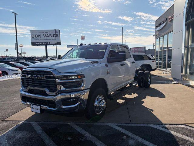 2026 RAM Ram 3500 Chassis Cab RAM 3500 TRADESMAN CREW CAB CHASSIS 4X4 60 CA 2026 RAM Ram 3500 Chassis Cab RAM 3500 TRADESMAN CREW CAB CHASSIS 4X4 60 CA