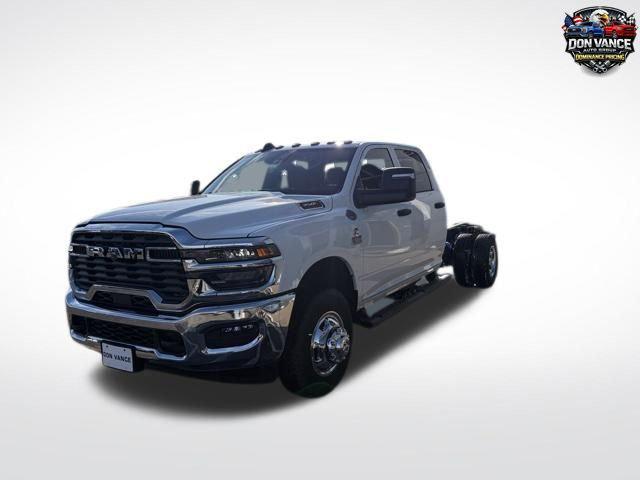 2026 RAM Ram 3500 Chassis Cab RAM 3500 TRADESMAN CREW CAB CHASSIS 4X4 60 CA