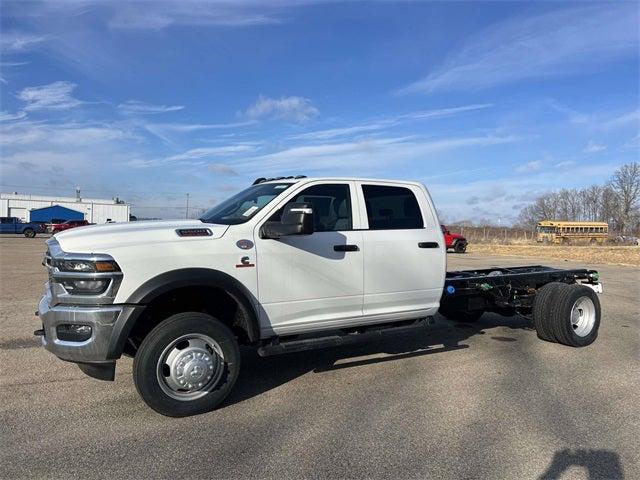 2026 RAM Ram 5500 Chassis Cab RAM 5500 TRADESMAN CHASSIS CREW CAB 4X4 84 CA