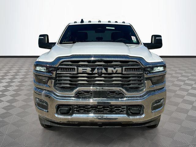 2026 RAM Ram 3500 Chassis Cab RAM 3500 TRADESMAN CREW CAB CHASSIS 4X4 60 CA