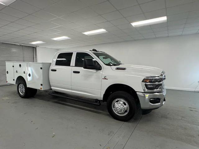 2026 RAM Ram 3500 Chassis Cab RAM 3500 TRADESMAN CREW CAB CHASSIS 4X4 60 CA