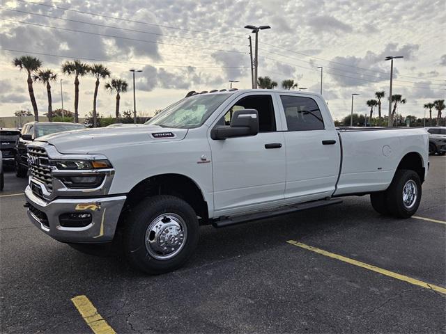 2026 RAM Ram 3500 RAM 3500 TRADESMAN CREW CAB 4X4 8 BOX
