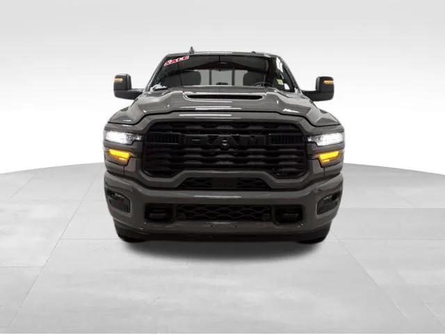 2026 RAM Ram 2500 RAM 2500 BLACK EXPRESS CREW CAB 4X4 64 BOX