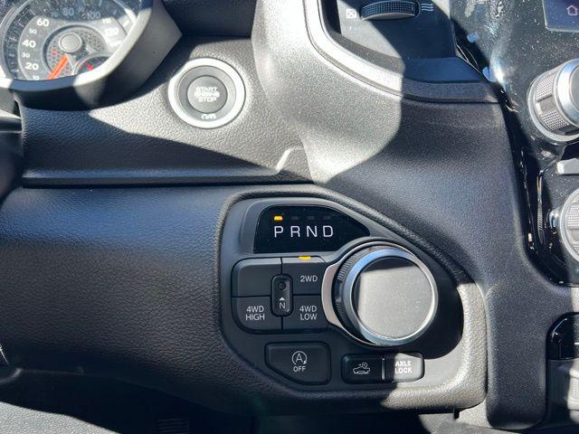 2026 Ram 1500 Warlock Crew Cab 4x4 5'7" Box