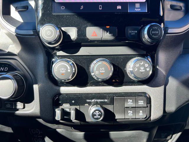 2026 Ram 1500 Warlock Crew Cab 4x4 5'7" Box