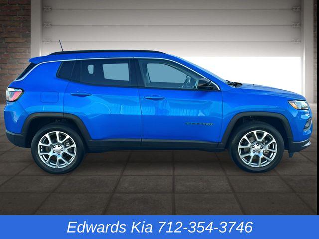 2022 Jeep Compass Latitude Lux 4x4 2022 Jeep Compass Latitude Lux 4x4