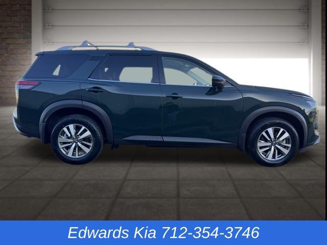 2022 Nissan Pathfinder SL 4WD