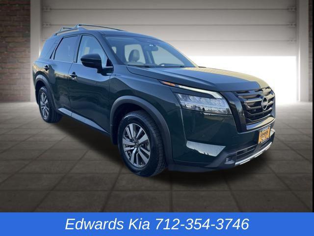 2022 Nissan Pathfinder SL 4WD