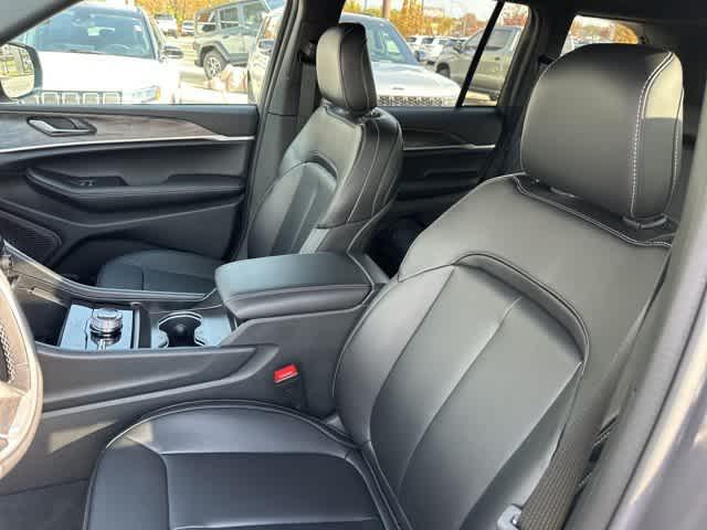 2025 Jeep Grand Cherokee GRAND CHEROKEE LIMITED 4X4 2025 Jeep Grand Cherokee GRAND CHEROKEE LIMITED 4X4