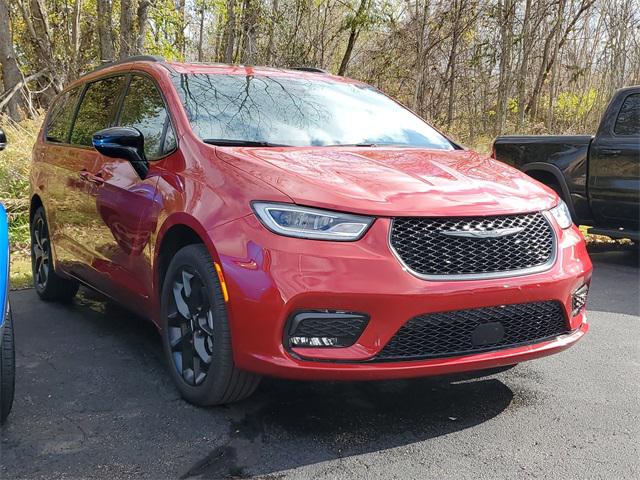 2024 Chrysler Pacifica Limited AWD