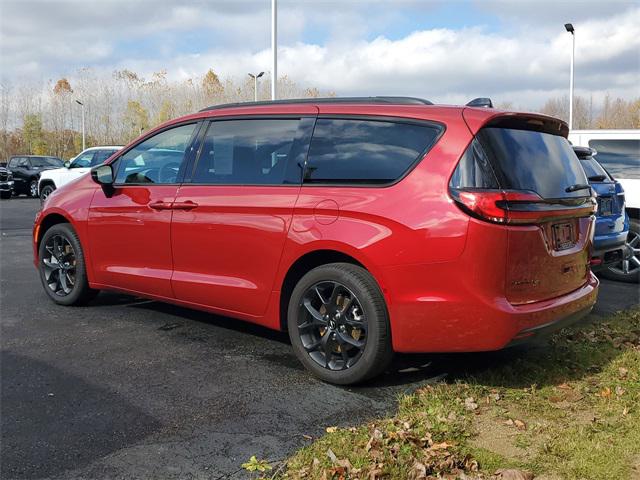 2024 Chrysler Pacifica Limited AWD