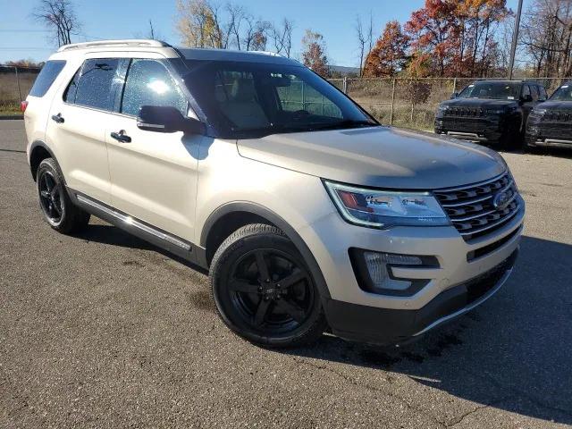 2017 Ford Explorer XLT 2017 Ford Explorer XLT