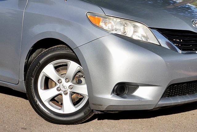 2014 Toyota Sienna LE V6 7 Passenger Mobility 2014 Toyota Sienna LE V6 7 Passenger Mobility