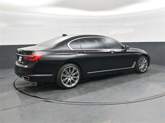 2019 BMW 740i 740i
