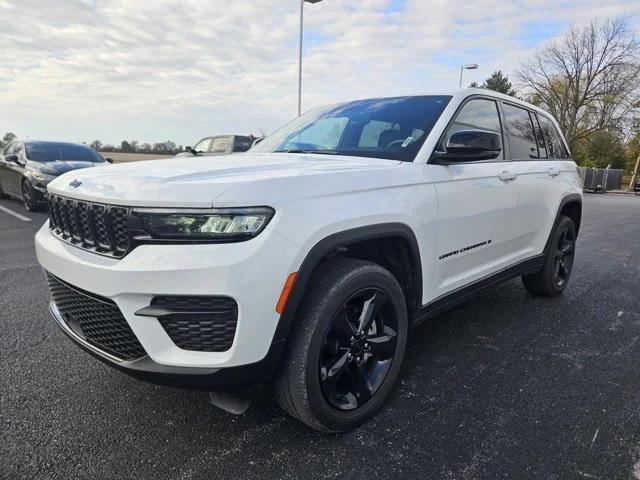 2023 Jeep Grand Cherokee Altitude 4x4 2023 Jeep Grand Cherokee Altitude 4x4