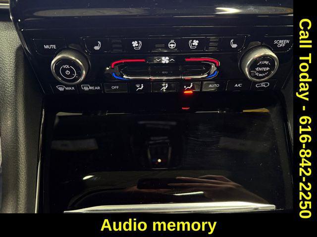 2022 Jeep Grand Cherokee Summit 4x4 2022 Jeep Grand Cherokee Summit 4x4